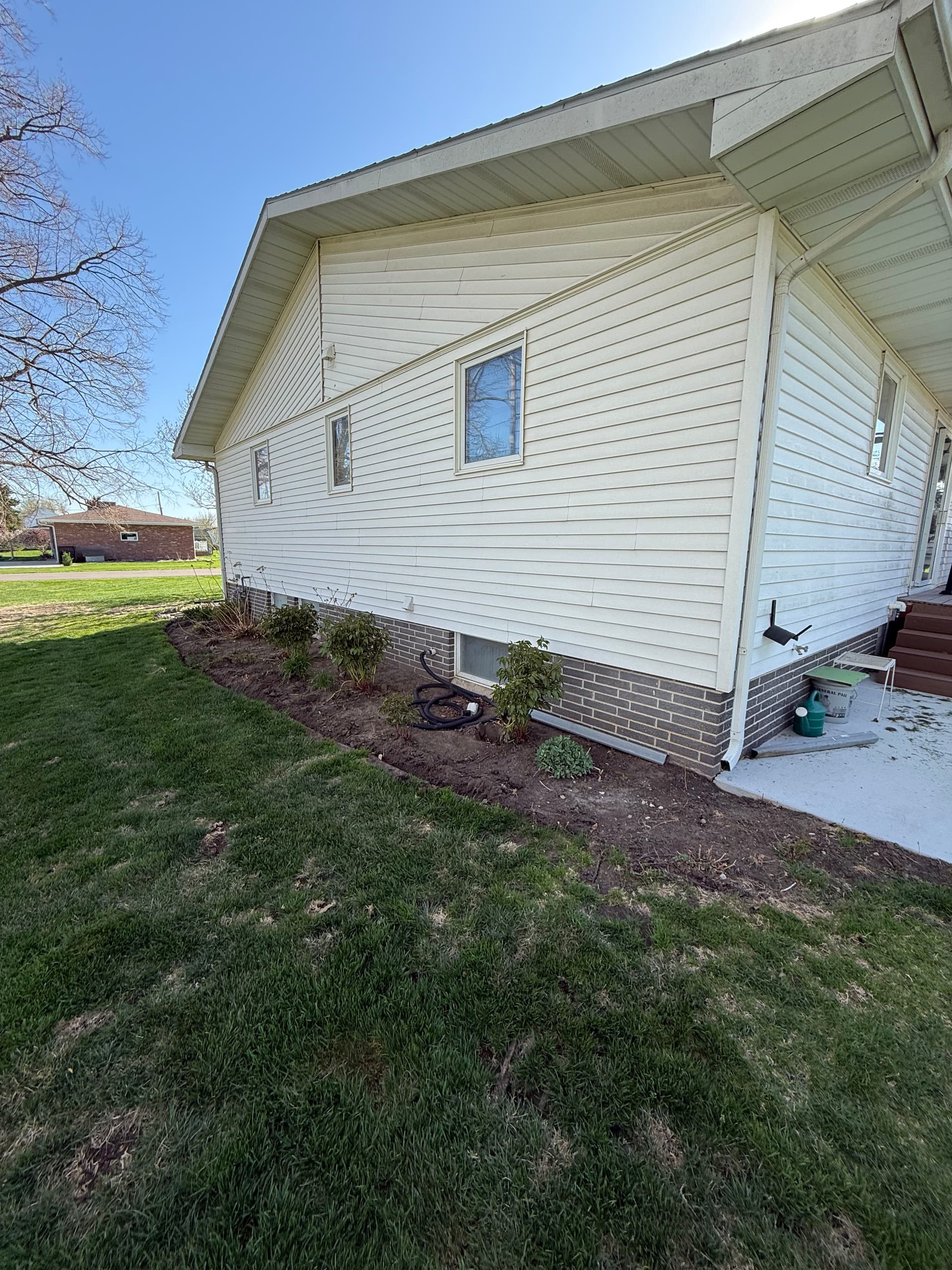 Gallery photos for Clean Rock Beds and Fresh Landscaping Worth Getting Off Your List: Image #1