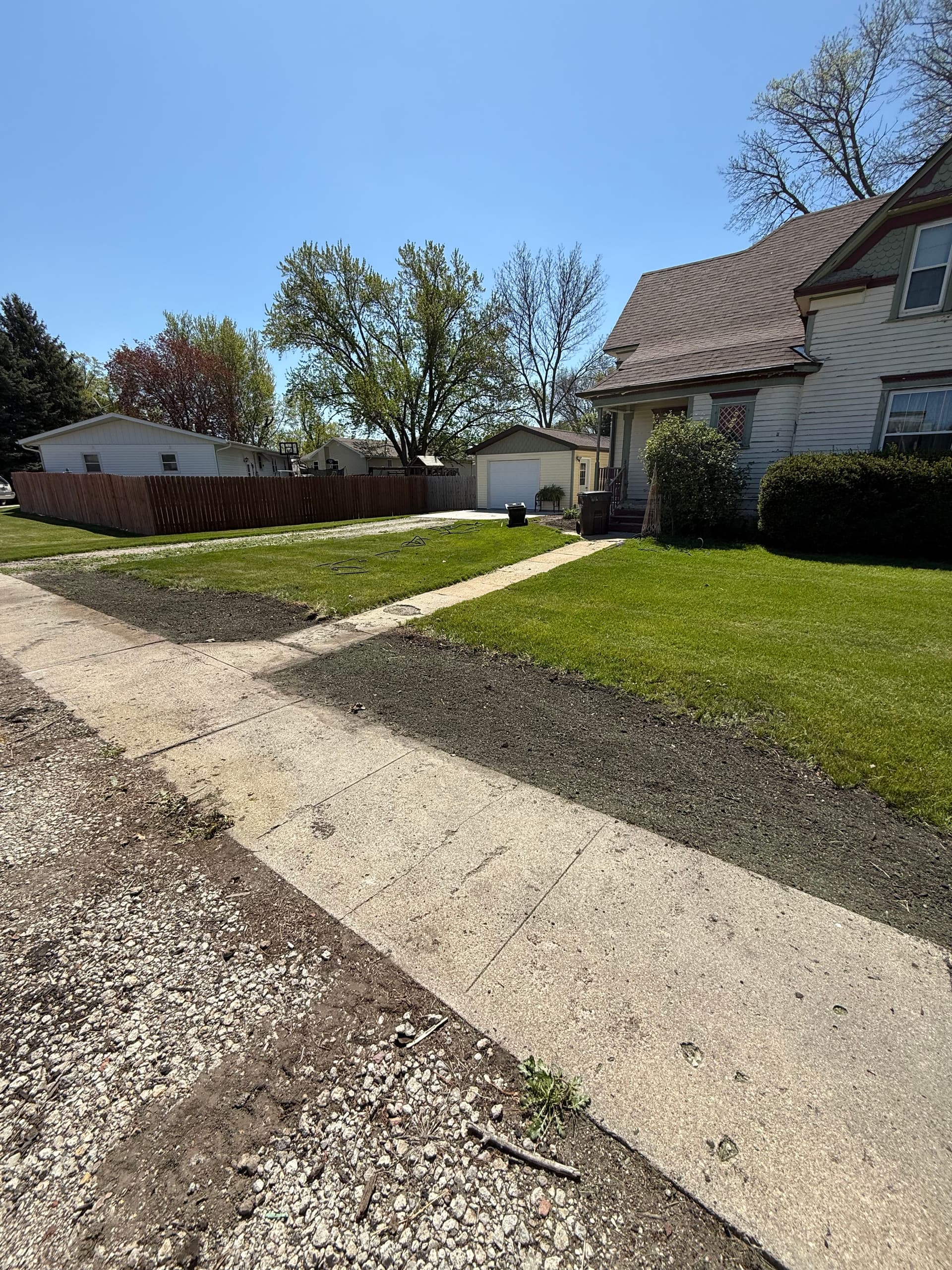 Gallery photos for Front Yard Cleanup and Fresh Start in Battle Creek NE: Image #1